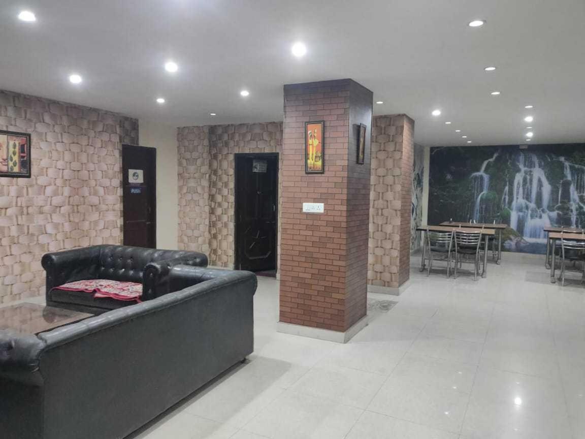 Hotel O Kundan Inn Manāli Buitenkant foto